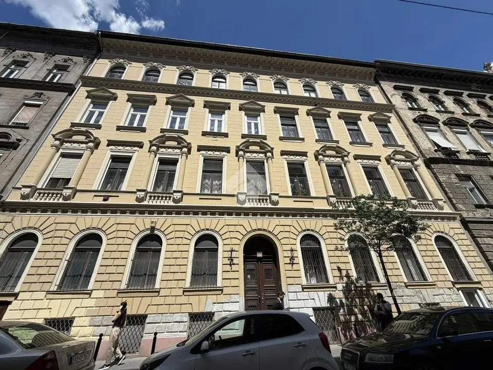 Lakás eladó – Budapest