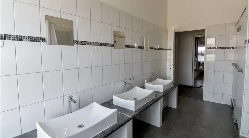 Üzleti célra kiváló befektetés – 14 szobás magánszálláshely eladó az Egressy úton! – Budapest