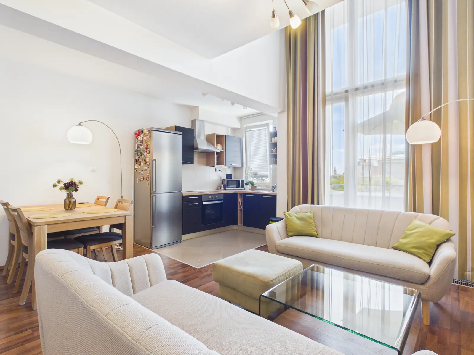 Eladó exkluzív, 95 m²-es penthouse lakás a Corvin negyed szívében – Budapest