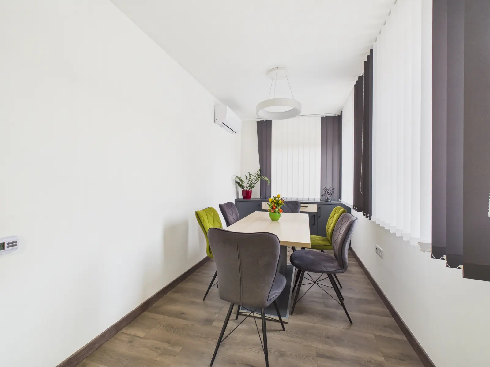 Azonnal költözhető, modern lakás közel Szekszárd központjához