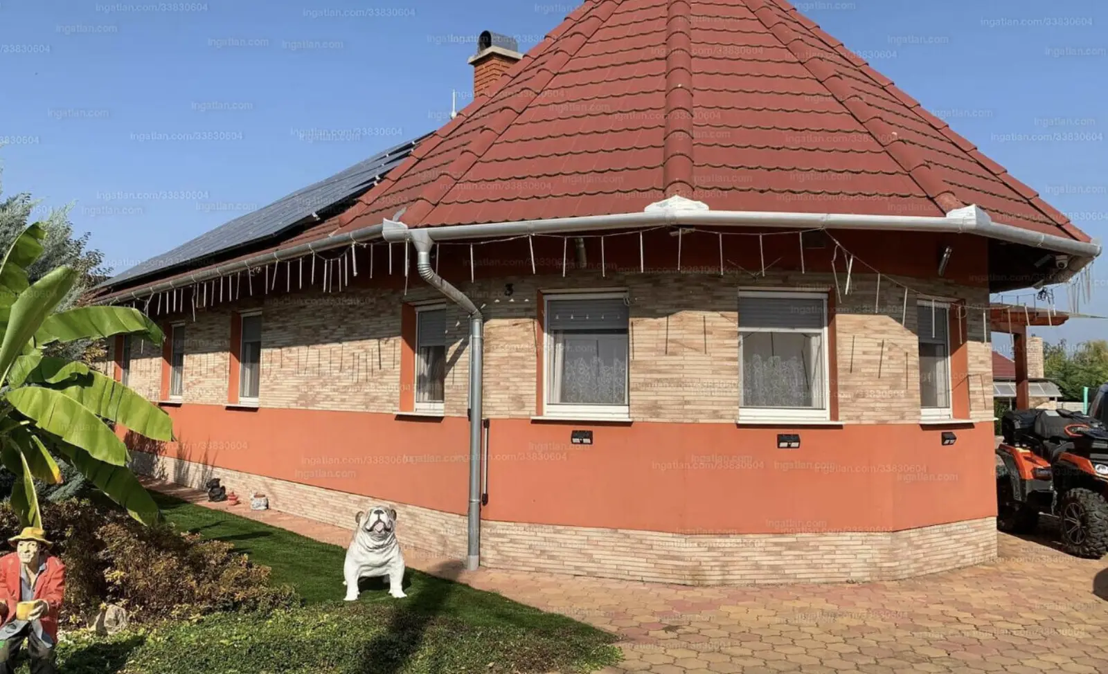 Rácalmáson, 199 m2, 4 szoba, nappalis, újszerű családi ház, 1000 m2 telken ELADÓ.