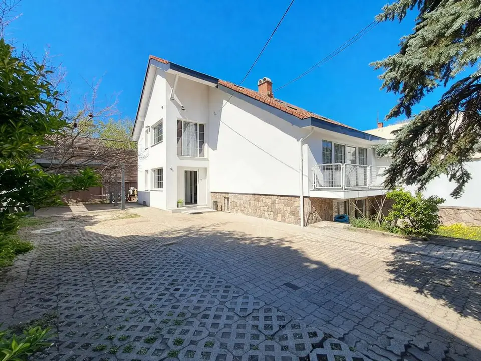 Ház eladó – Budapest